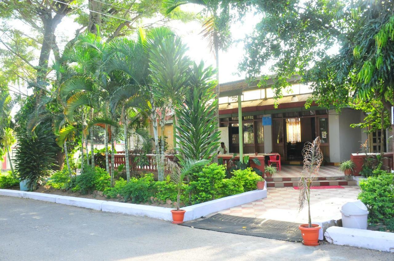 Kstdc Hotel Mayura Velapuri Belur ภายนอก รูปภาพ